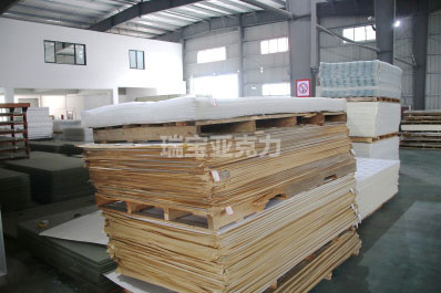 模壓板好還是亞克力板材好