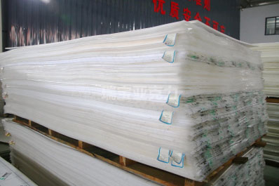 亞克力板材上的薄膜是什么材料做的