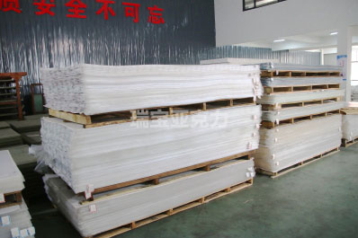 雨蓬用亞克力板材還是鋁皮好